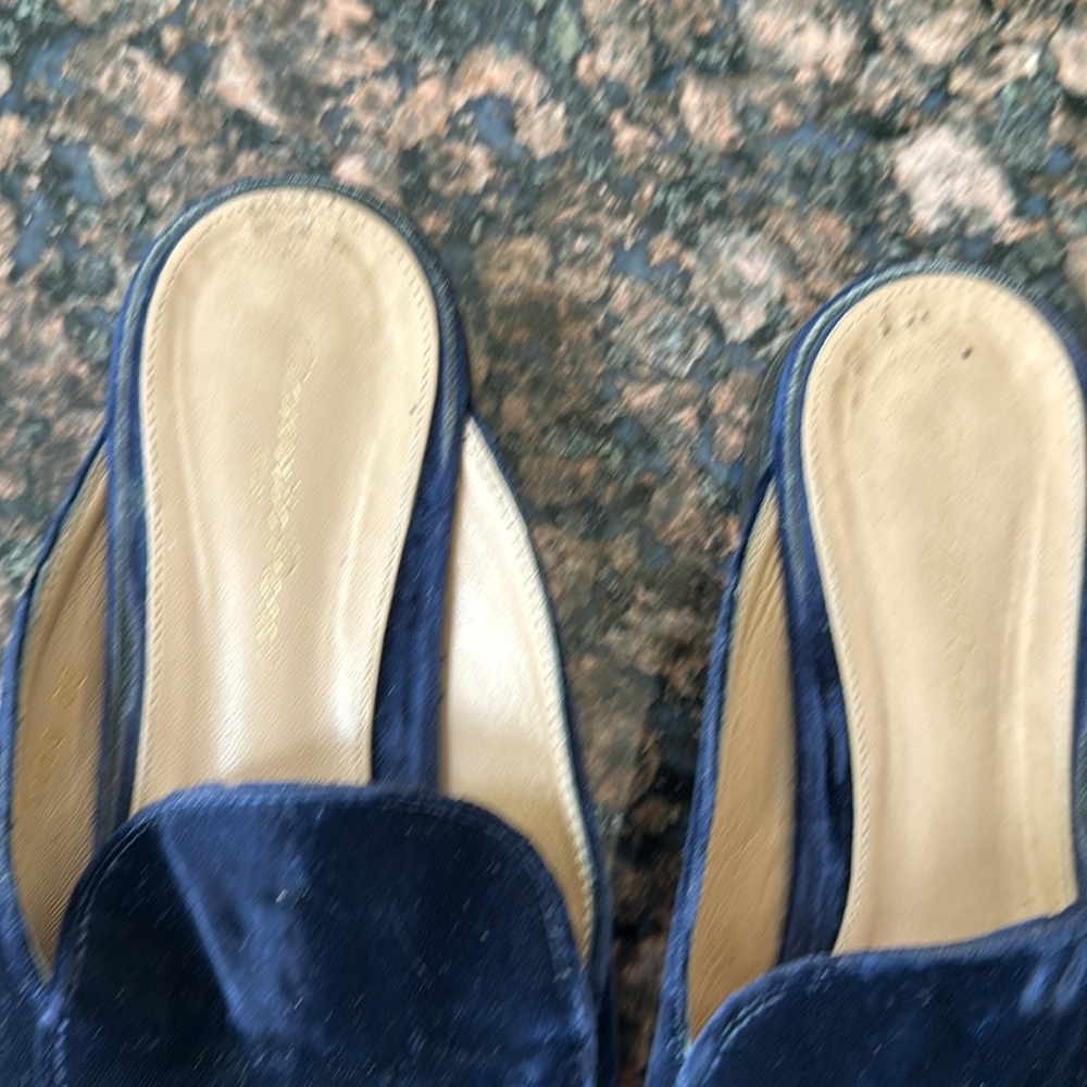 Used woman’s suede Giavanti Rossi suede navy slides - Picture 2 of 6